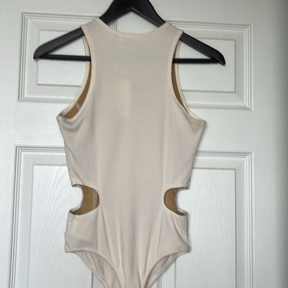 HEARTLOOM | Abby Bodysuit Sz S - Picture 8 of 8